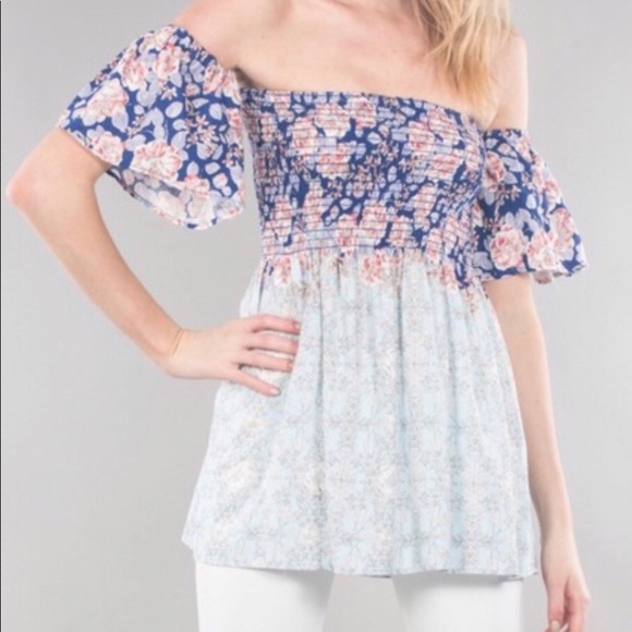 ⚡️last 1 ⚡️ Floral Off the Shoulder Top - Picture 2 of 5